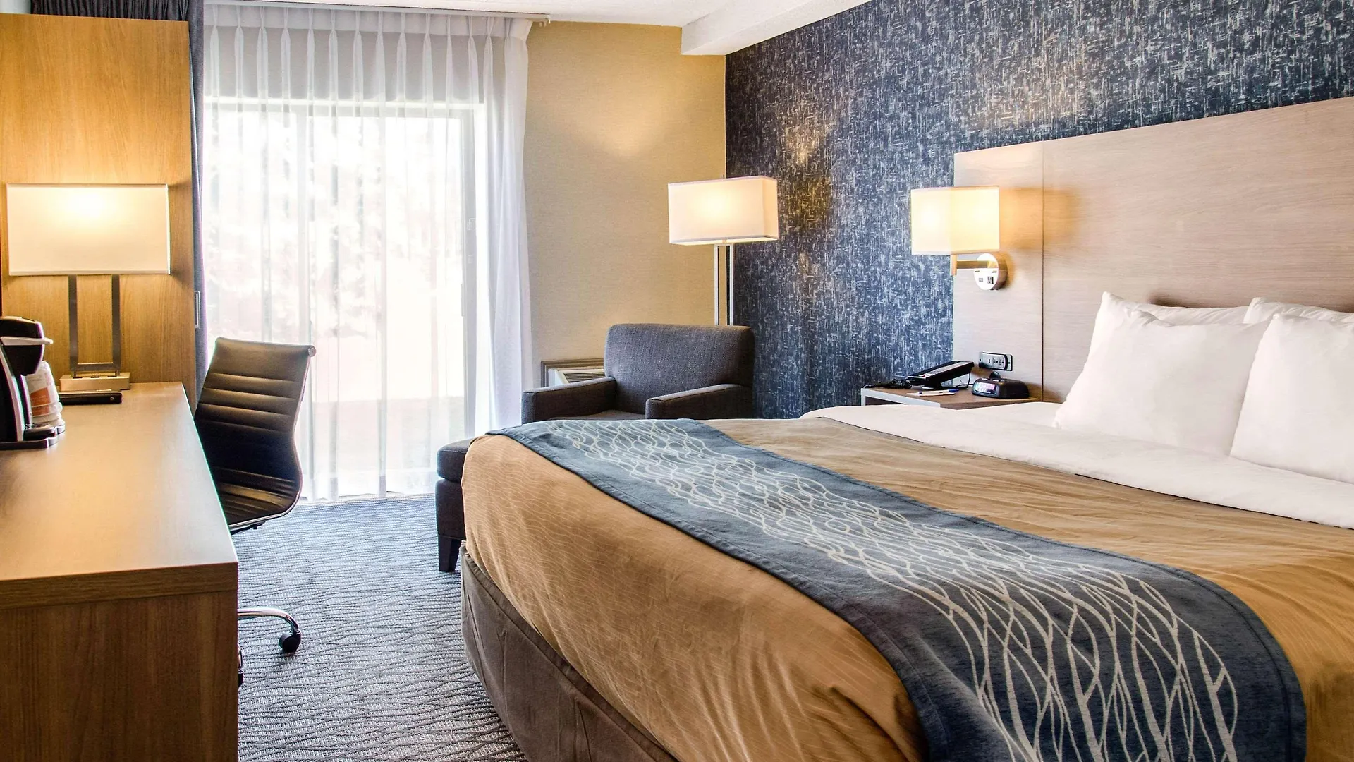 Comfort Inn Aéroport Dorval Hotel