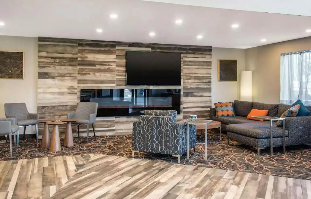 Comfort Inn Aeroport Dorval Hotel